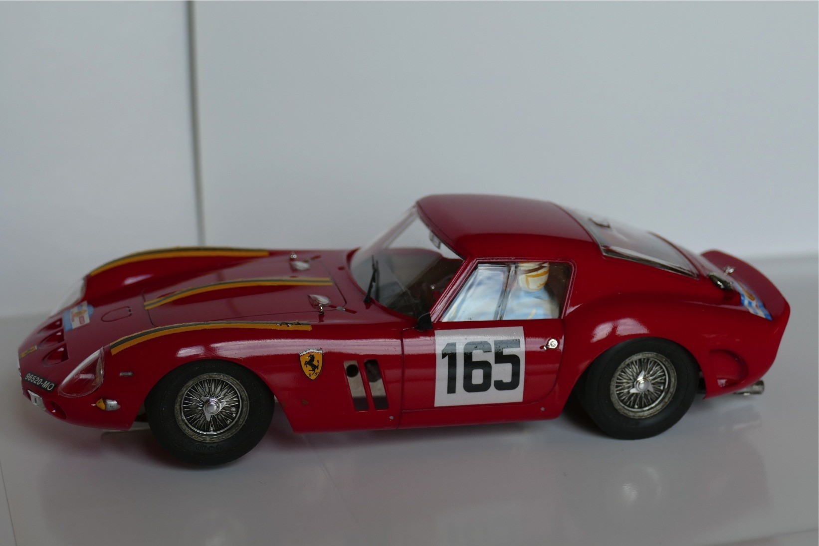 FERRARI GTO ROUGE FUJIMI K & B SLOT 1/24 SCRATCH