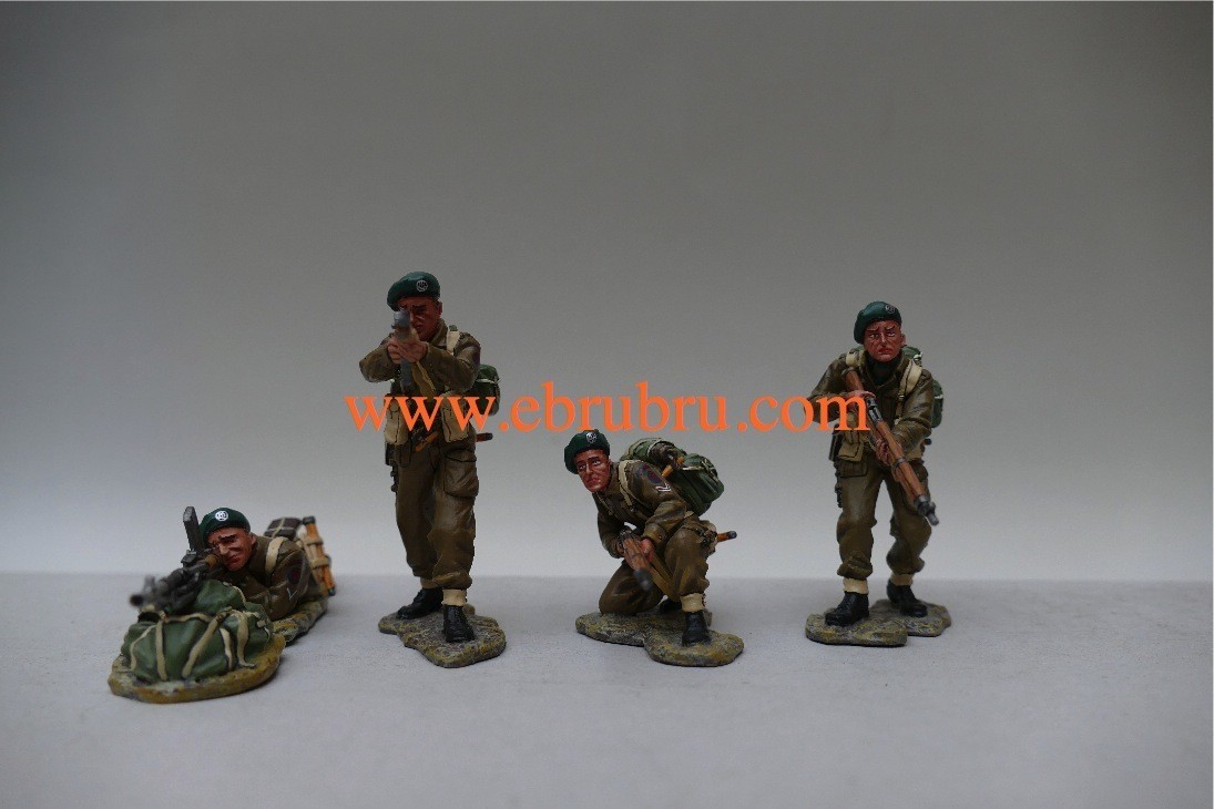 BRITISH COMMANDO LORD LOVAT COMMAND GROUP D DAY 1944 KING & COUNTRY DD052