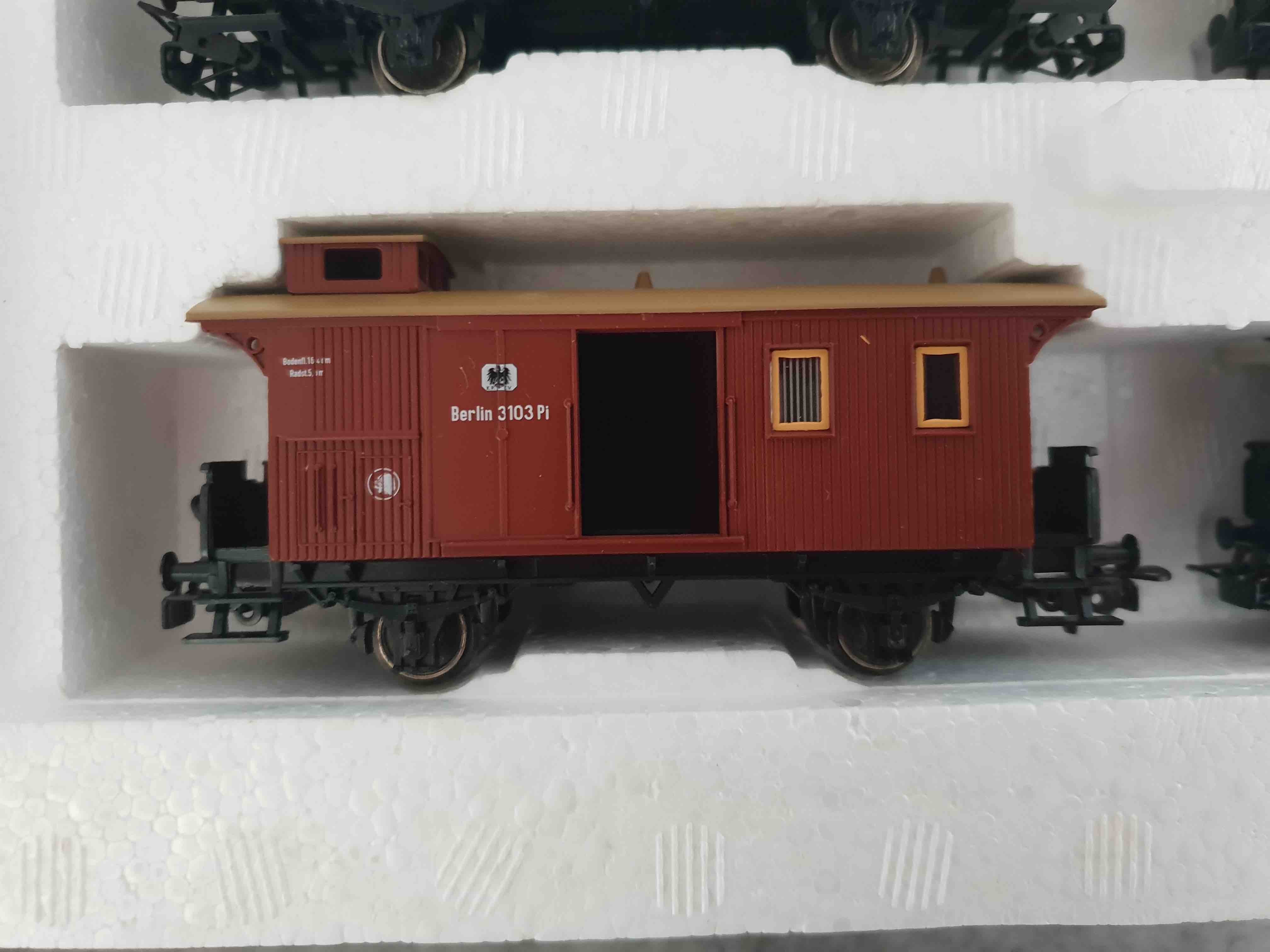 MARKLIN 4035  PRUSSIAN TRAIN CAR SET 94