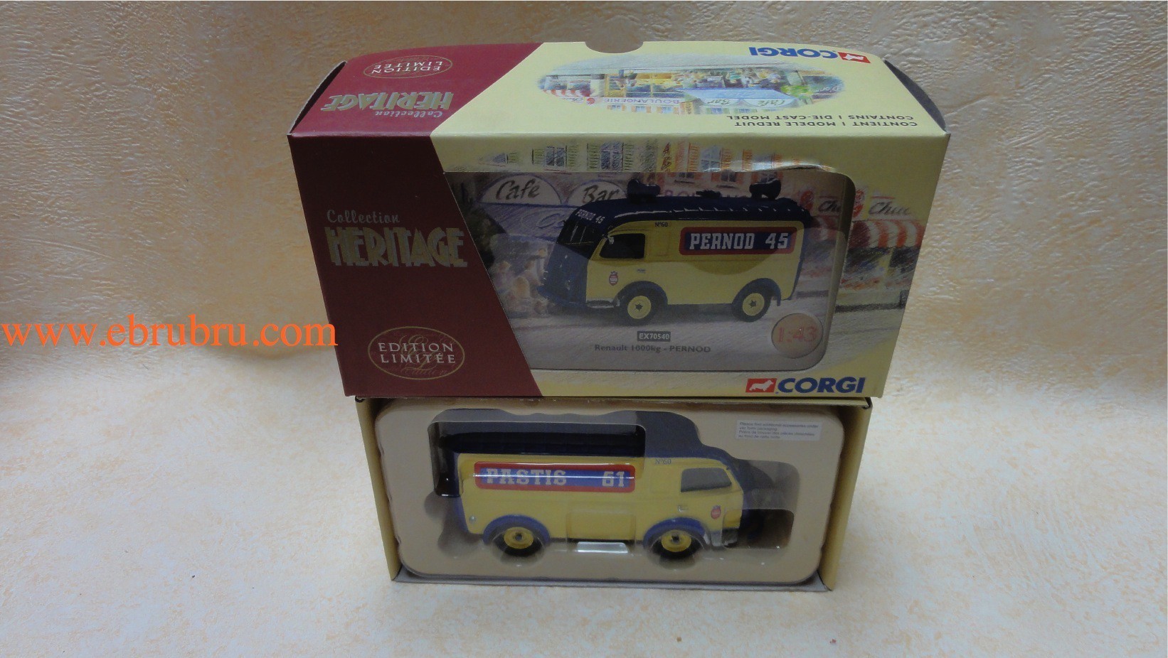 CAMION RENAULT 1000 Kg PERNOD  Réf : EX70540 CORGI 1/43