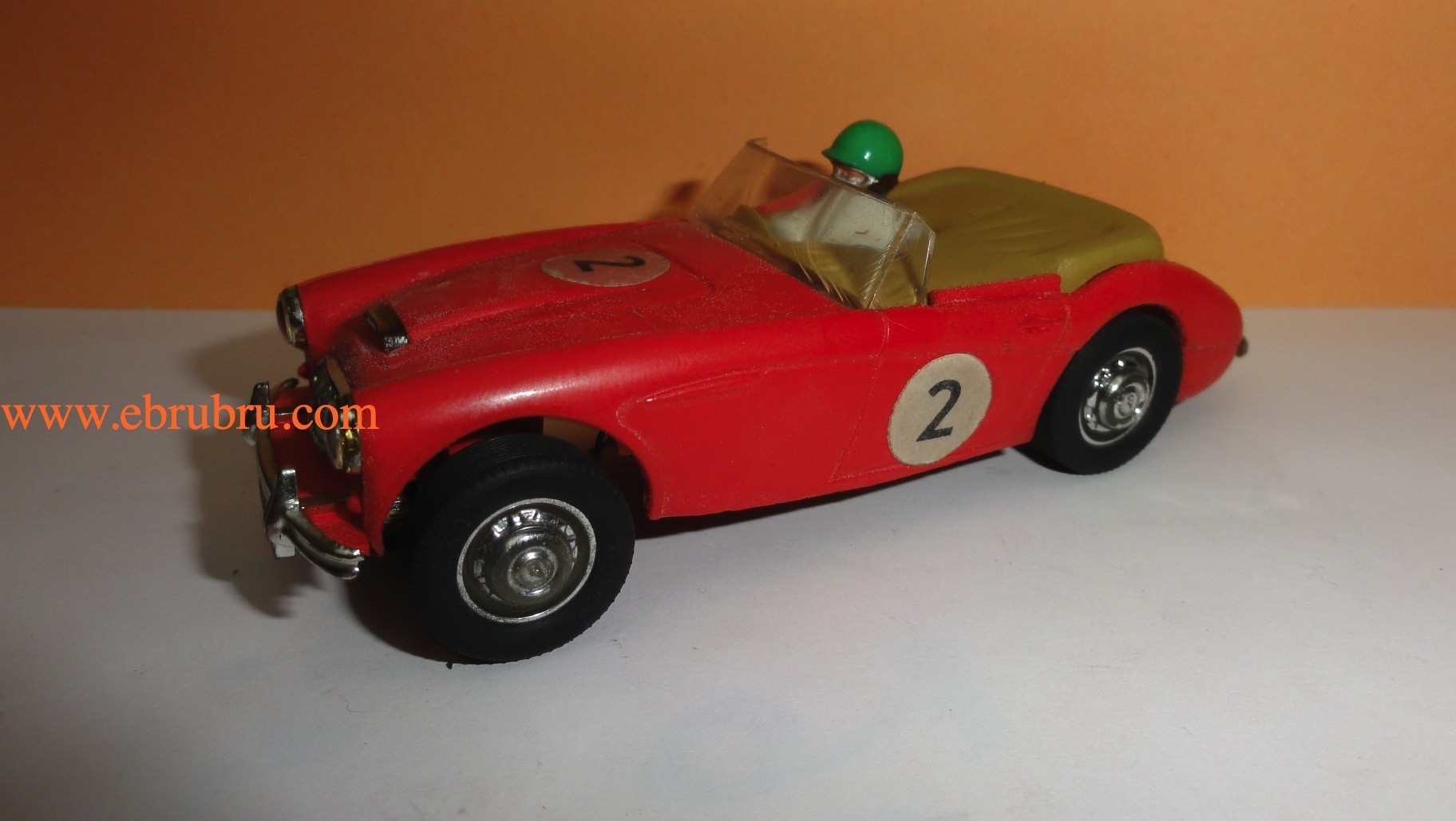 AUSTIN HEALEY 3000 ROUGE SCALEXTRIC RÉF C74