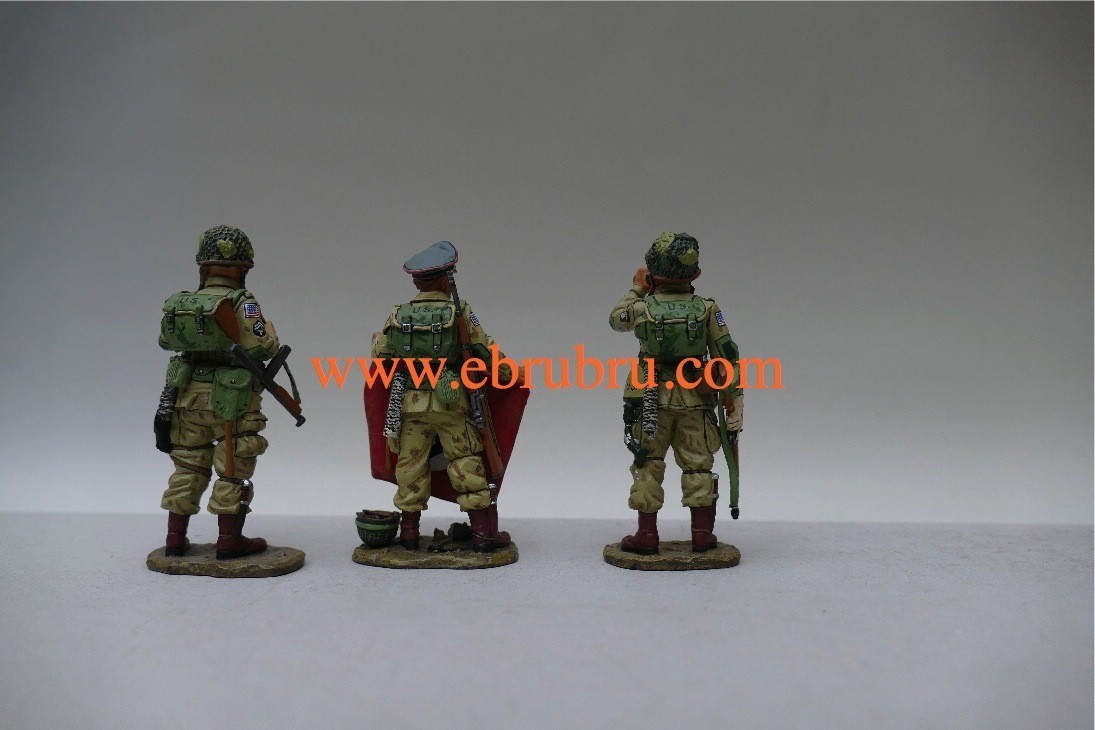 THE SOUVENIR HUNTERS D DAY 1944 KING & COUNTRY DD073