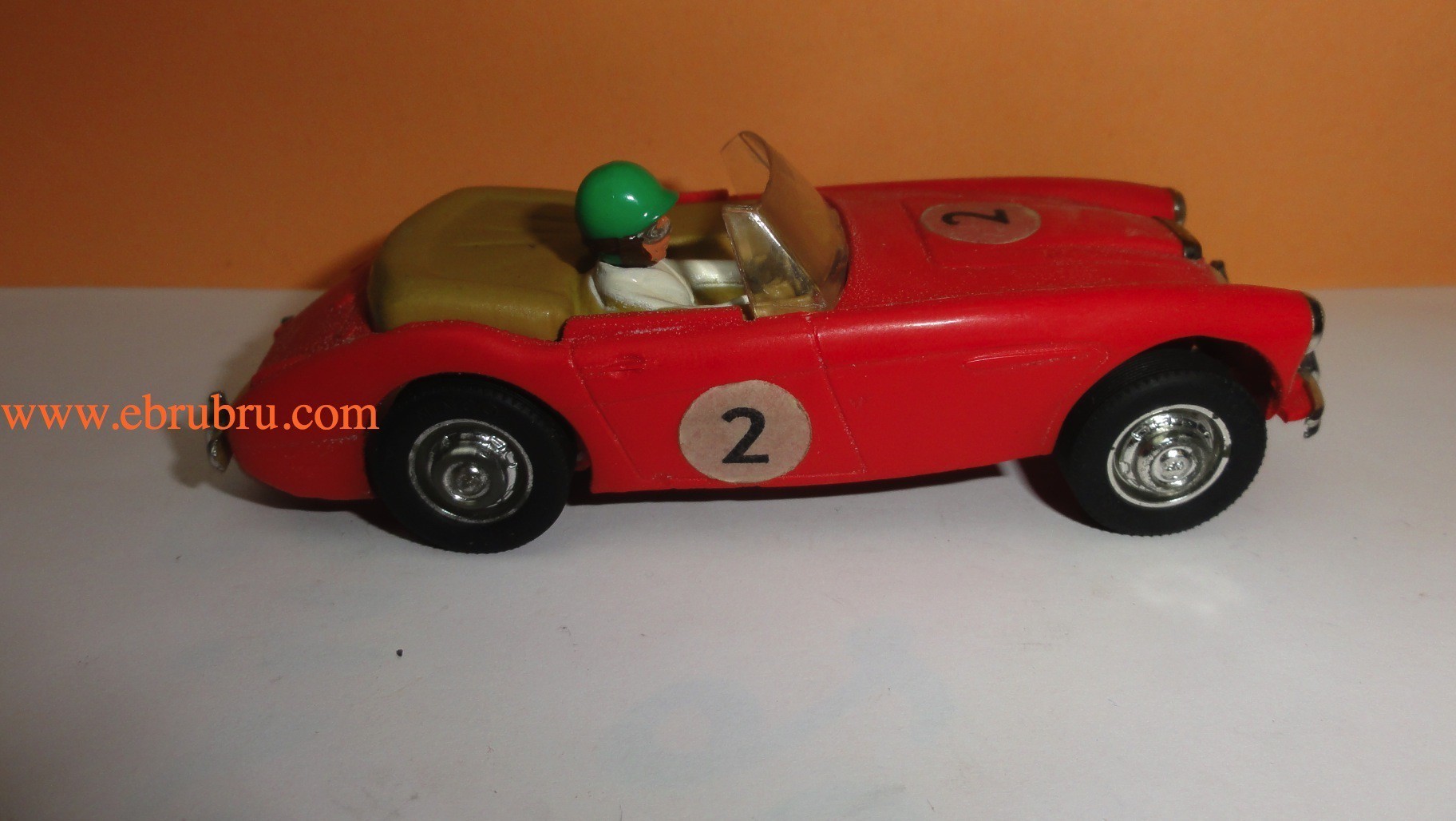 AUSTIN HEALEY 3000 ROUGE SCALEXTRIC RÉF C74