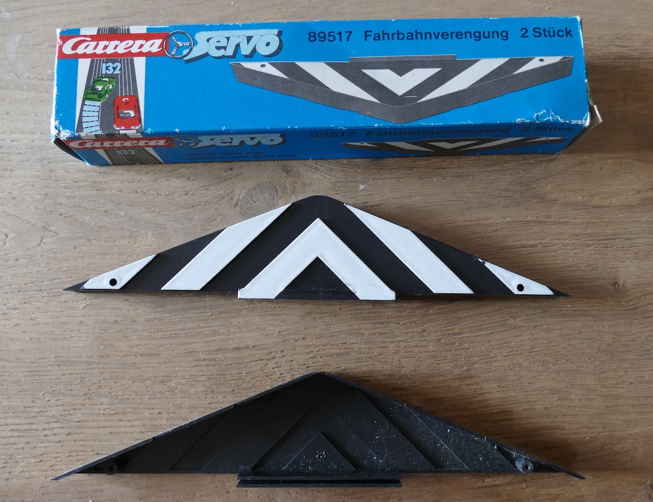 1 paire de bordure Pistes retressissement Carrera Servo 1/32 ref 89517