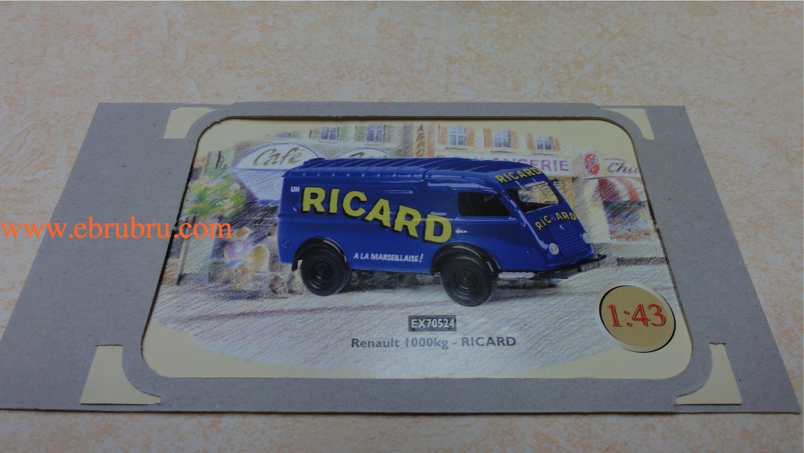 CAMION RENAULT 1000 Kg RICARD  Réf : EX70524 CORGI 1/43