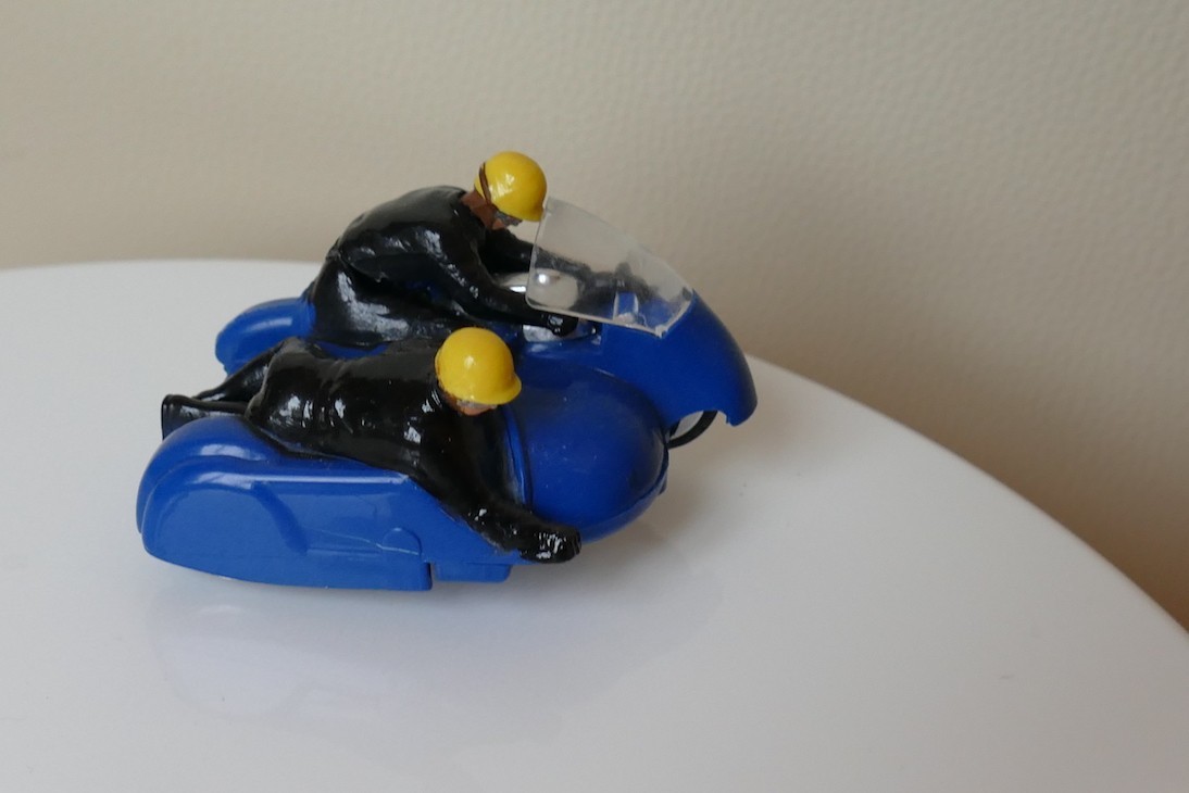 Hurricane bleu foncé Scalextric side car ref  B2