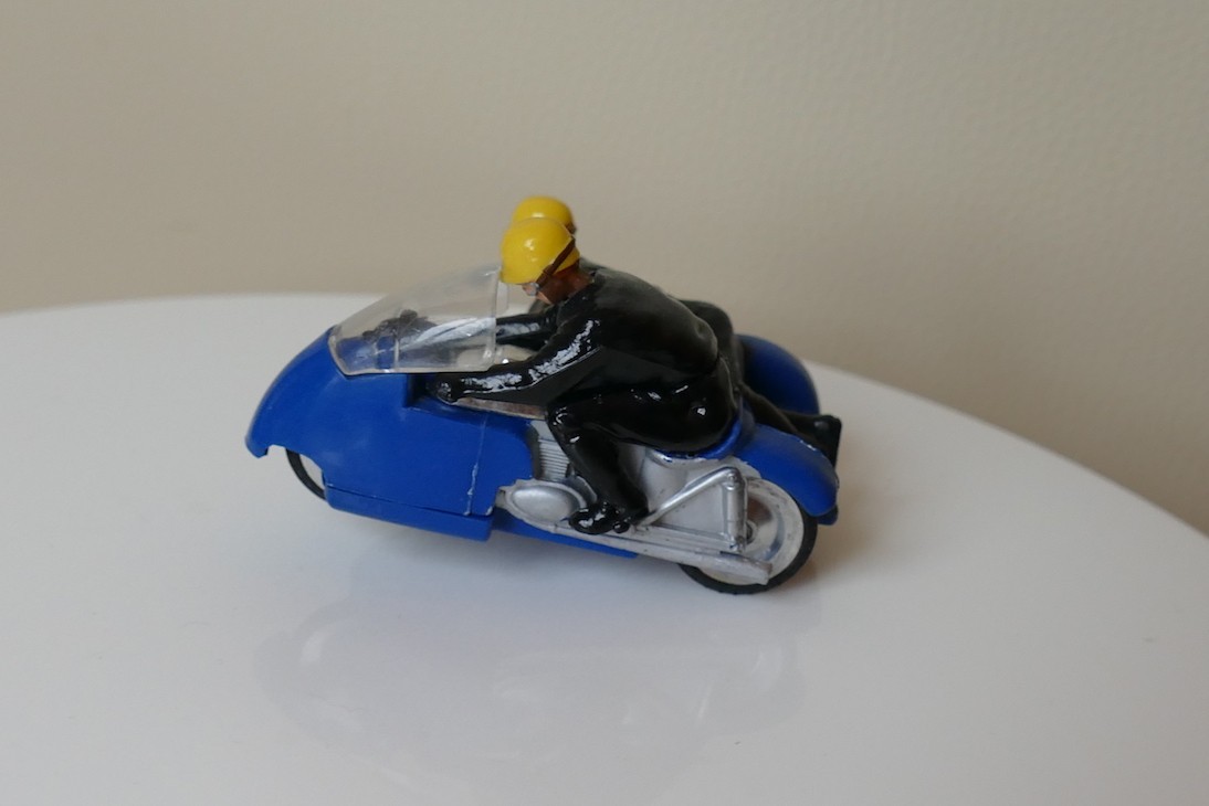 Hurricane bleu foncé Scalextric side car ref  B2