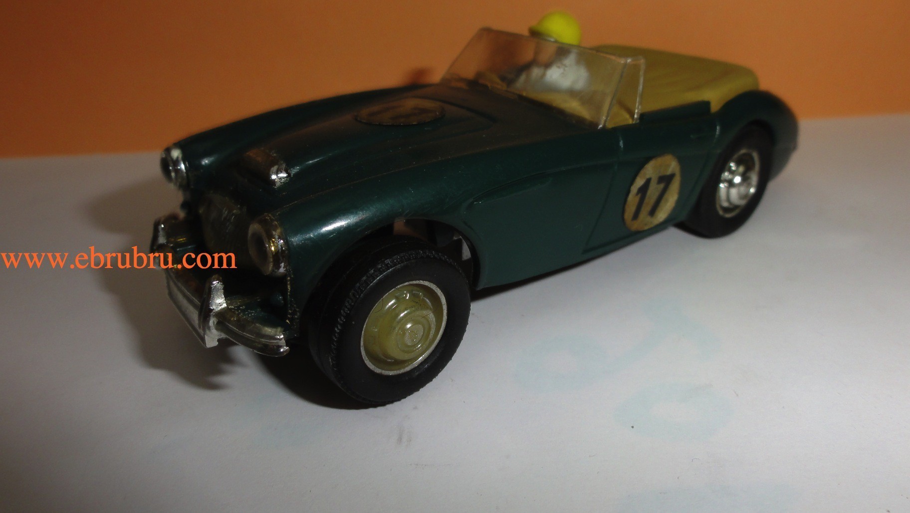 Austin Healey 3000 verte Scalextric ref C74