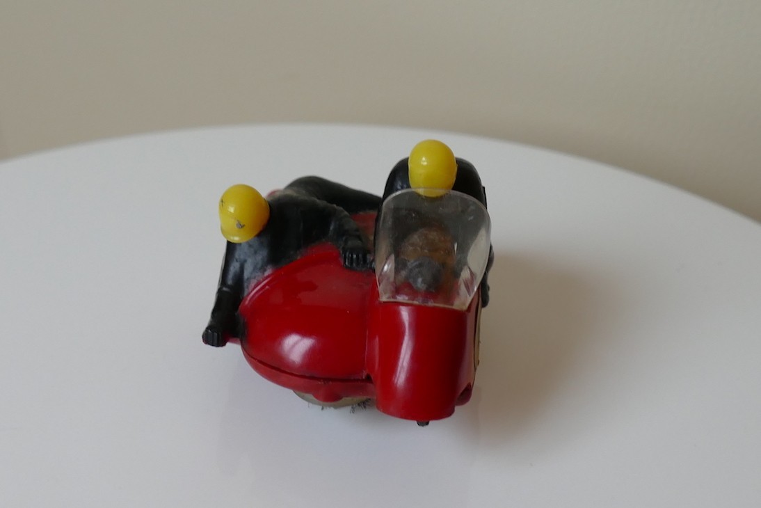 Hurricane rouge Scalextric side car ref  B2