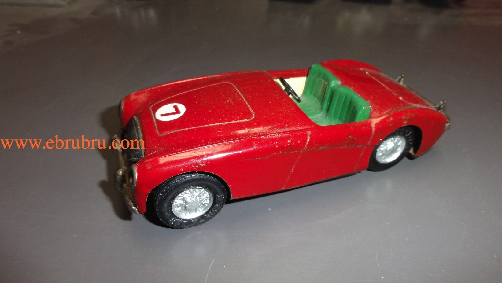 AUSTIN HEALEY 100M SCALEXTRIC