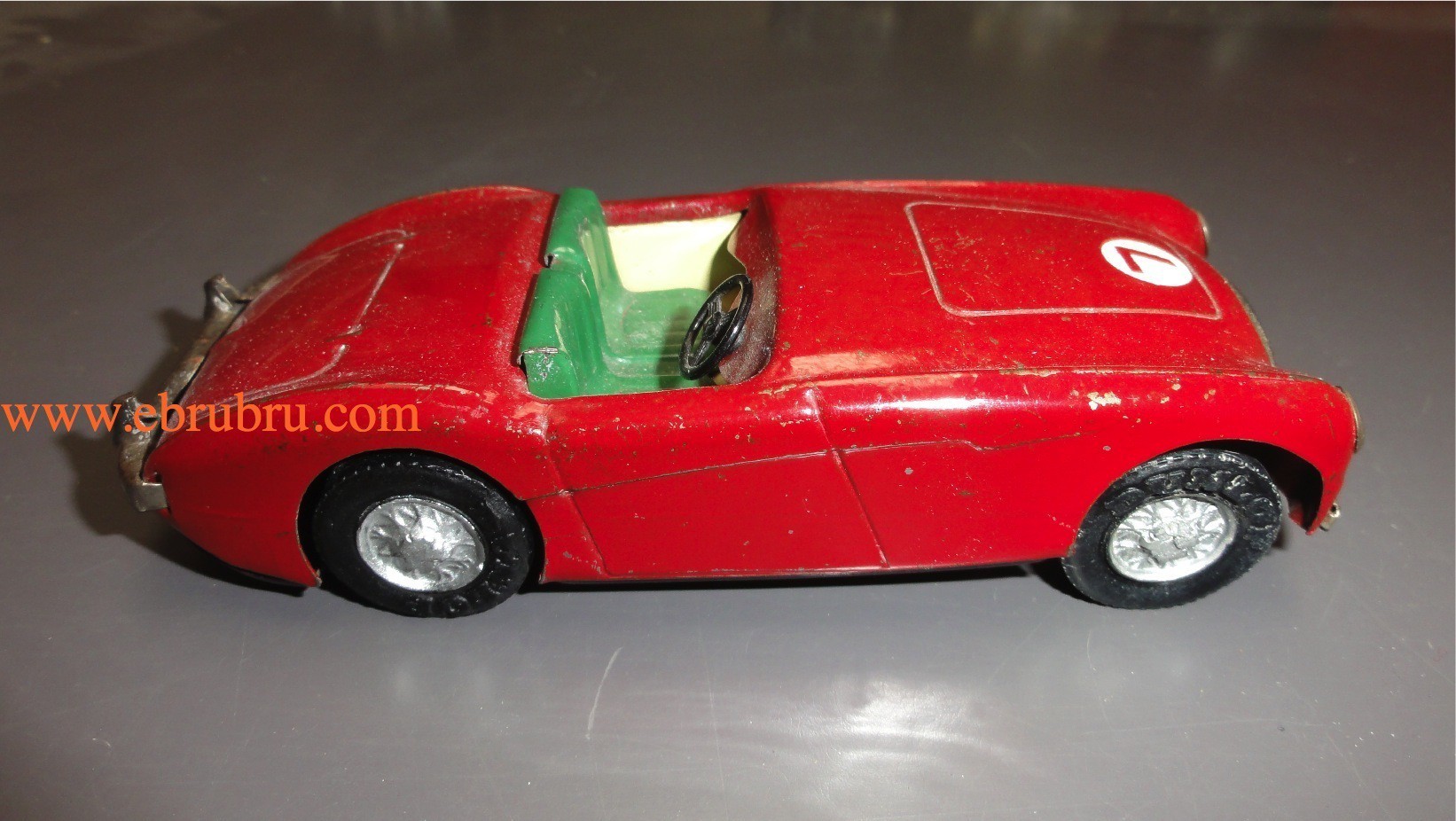 AUSTIN HEALEY 100M SCALEXTRIC