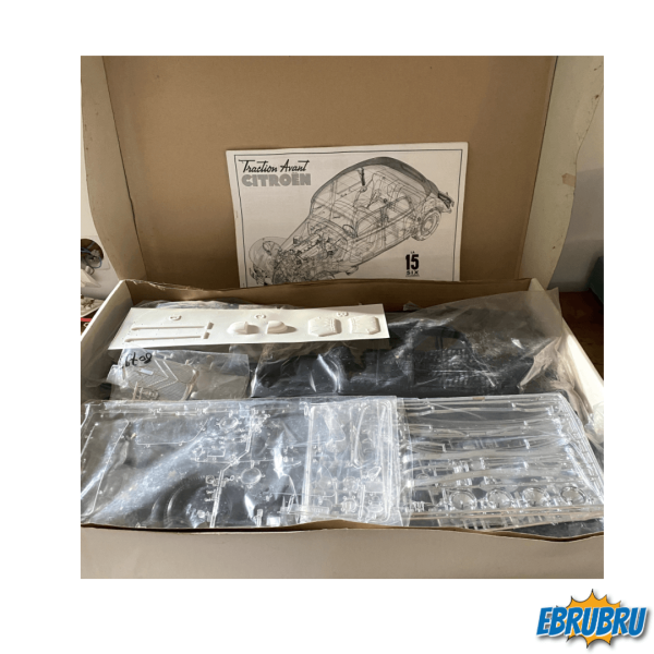 Citroen15 Six Traction Avant HELLER HUMBROL 80799