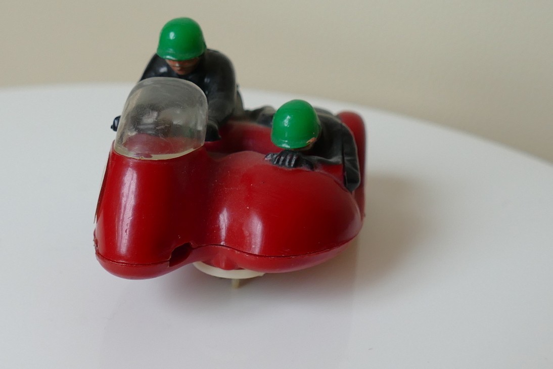 Typhoon rouge Scalextric side car ref  B1