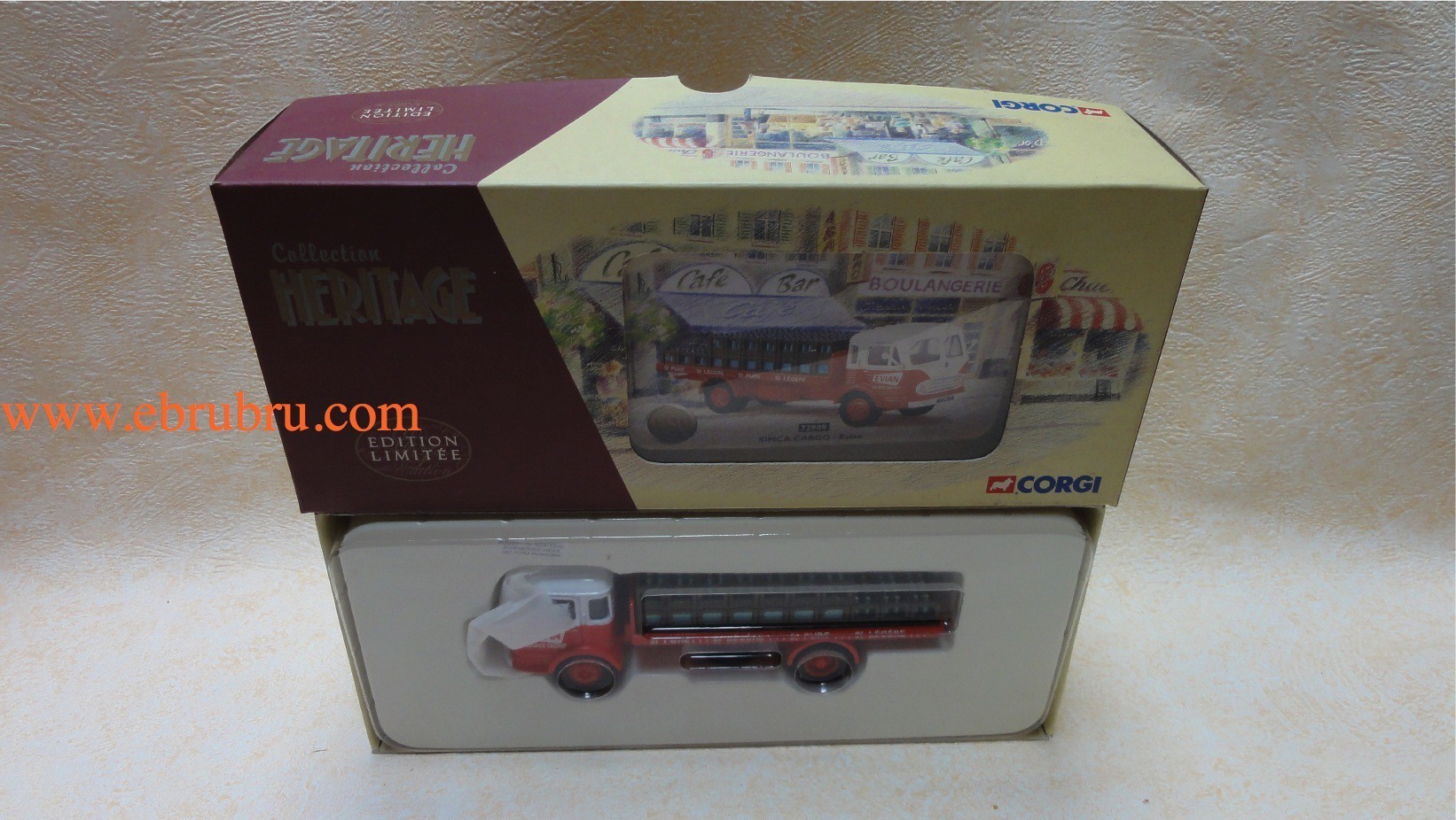 CAMION SIMCA CARGO EVIAN Réf : 72909 CORGI 1/50