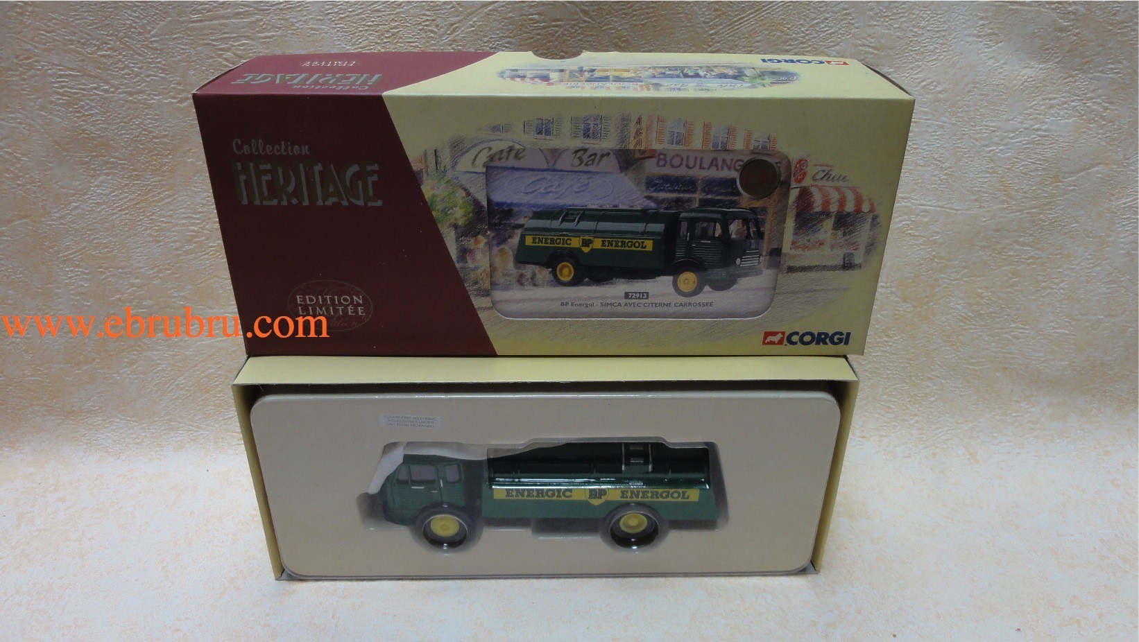 CAMION SIMCA AVEC CITERNE CARROSSEE BP ENERGOL Réf : 72913 CORGI 1/50