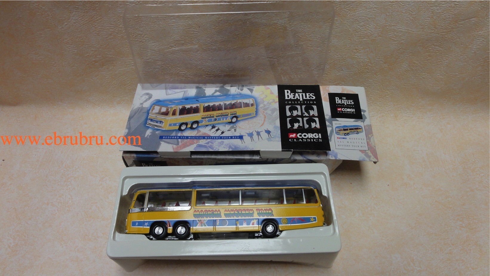 Bedford Val Magical Mystery Tour Bus Beatles  corgi classics réf 35302