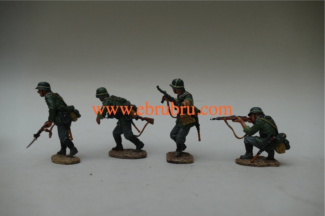 WEHRMACHT ATTACK SET GERMAN ARMY KING & COUNTRY WS039