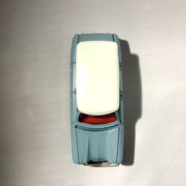 Ami 6 Citroen bleu toit blanc Dinky Toys  réf 557