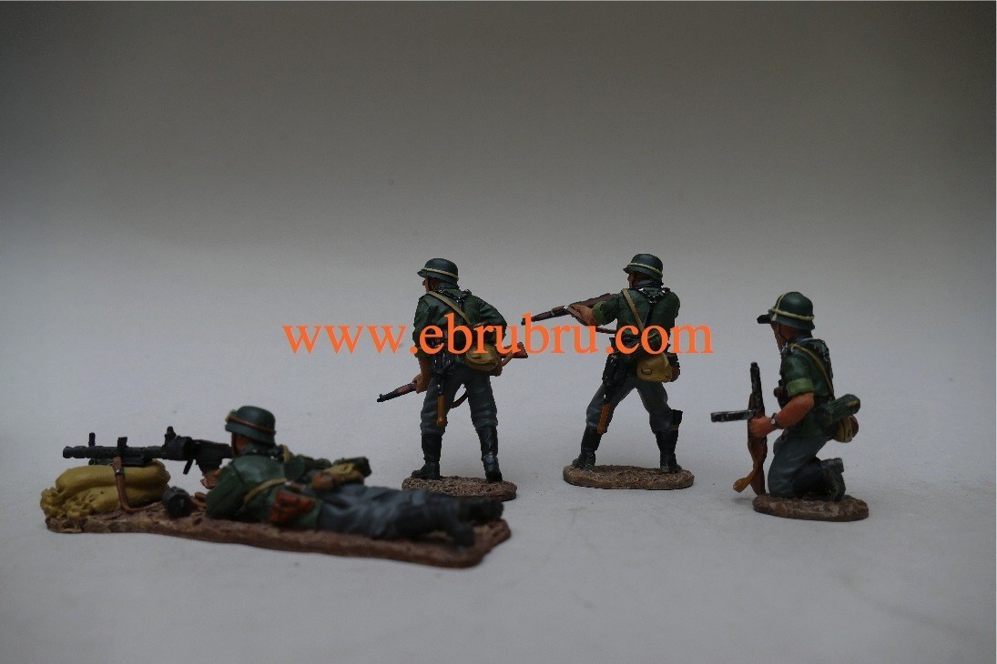 MG34 MACHINE GUN SET GERMAN ARMY KING & COUNTRY WS038