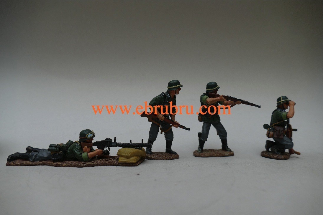 MG34 MACHINE GUN SET GERMAN ARMY KING & COUNTRY WS038