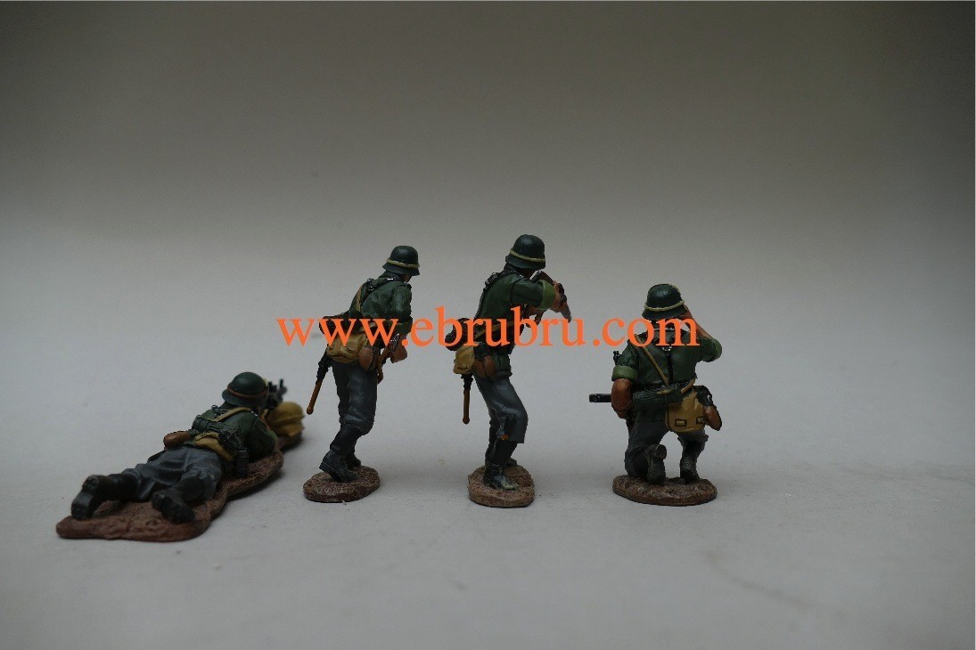 MG34 MACHINE GUN SET GERMAN ARMY KING & COUNTRY WS038