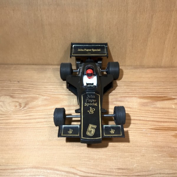 Lotus 77 noire John Player Special No5 SCALEXTRIC C-126