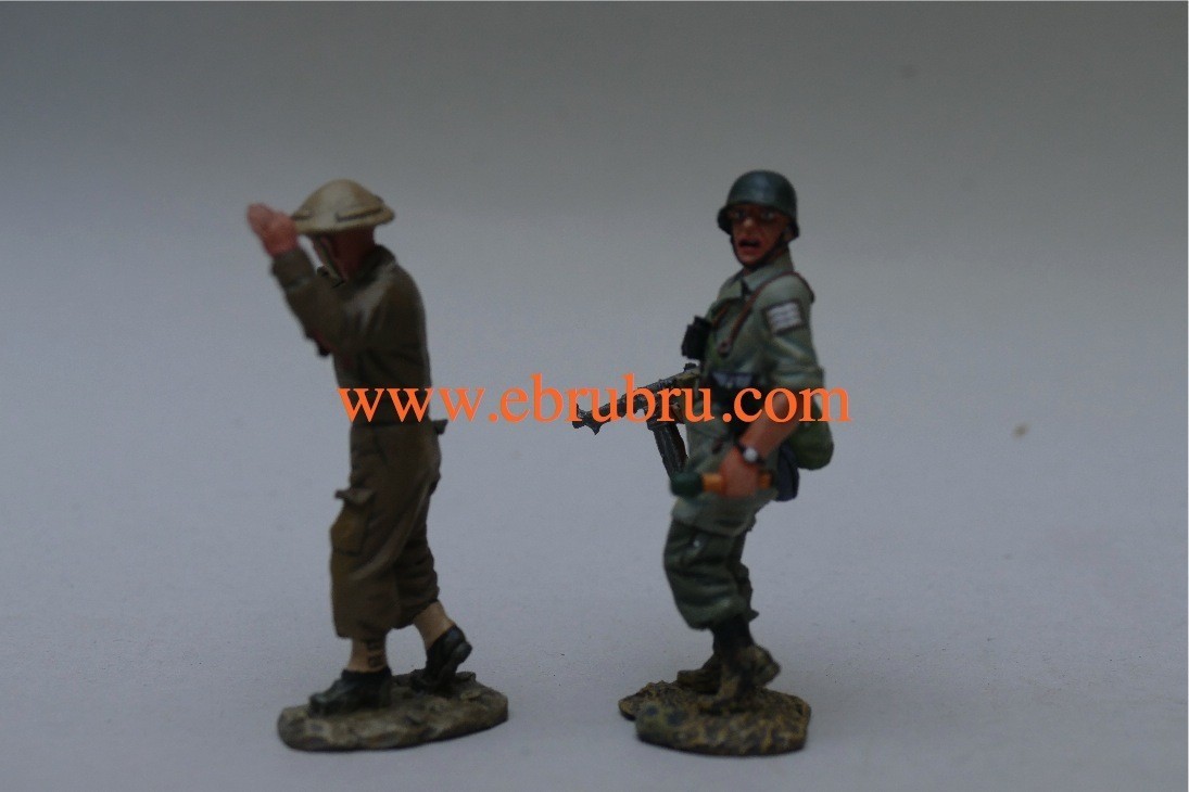 PRISONER & ESCORT GERMAN FALLSCHIRMJAGER KING & COUNTRY FJ006-07