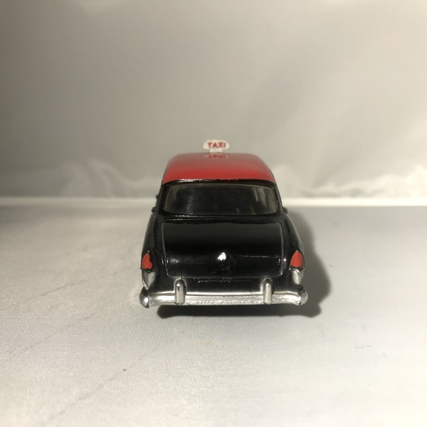 PEUGEOT 404 TAXI G7 DINKY TOYS