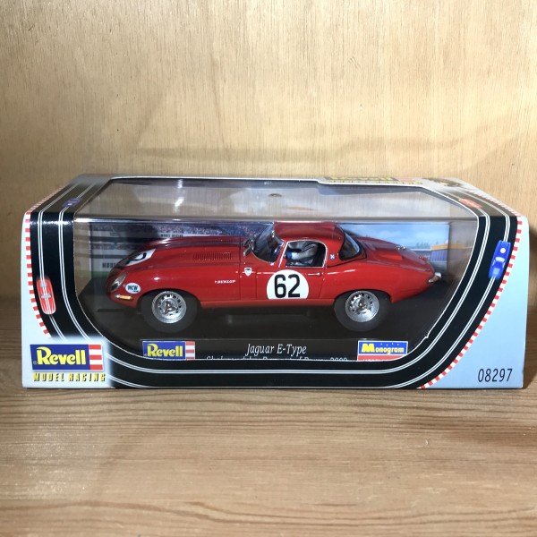 JAGUAR E TYPE CHOLMONDELEY PAGEAN T OF POWER 2009 REVELL 08297