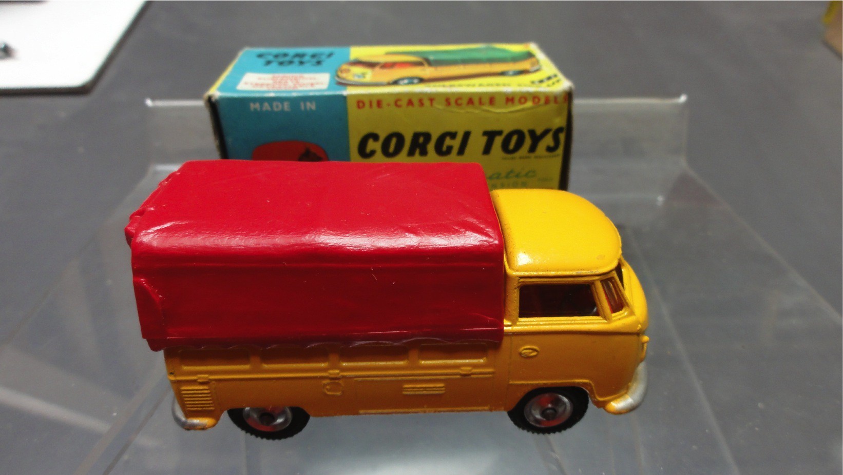 Volkswagen pick-up  Corgi toys ref 431