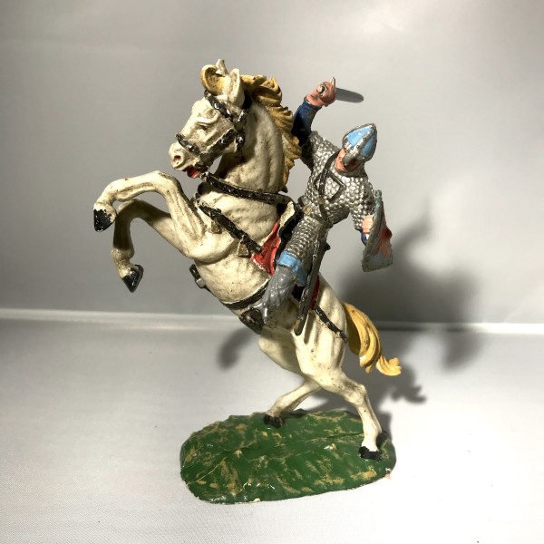 CHEVALIER DE BAYEUX AVEC EPEE SUR CHEVAL CABRÉ ELASTOLIN OUGEN RÉF 8884