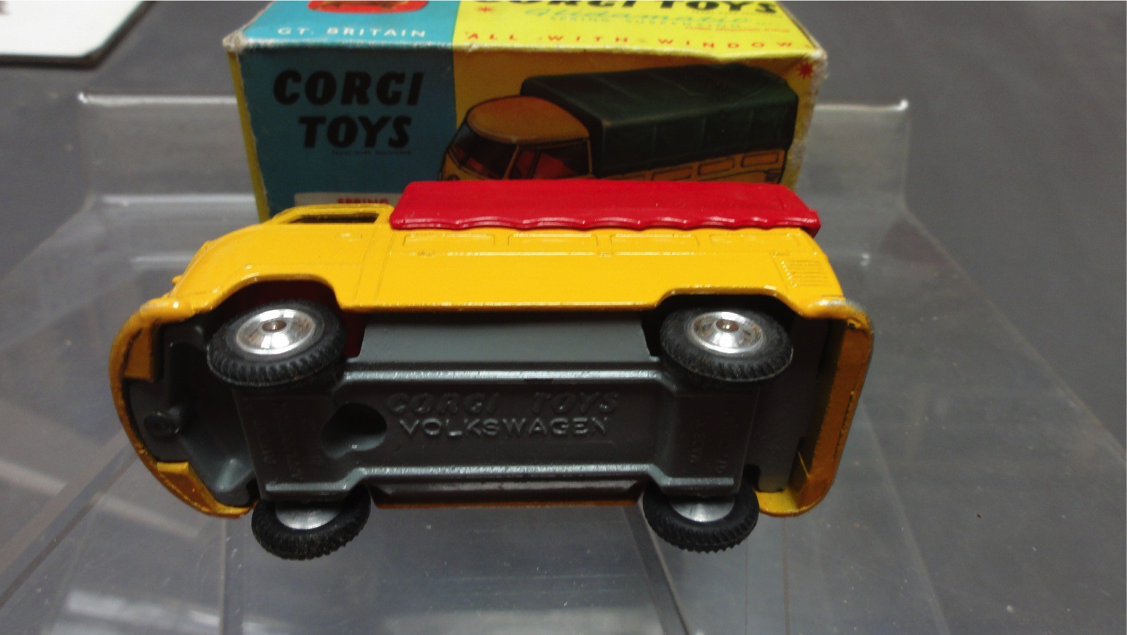 Volkswagen pick-up  Corgi toys ref 431