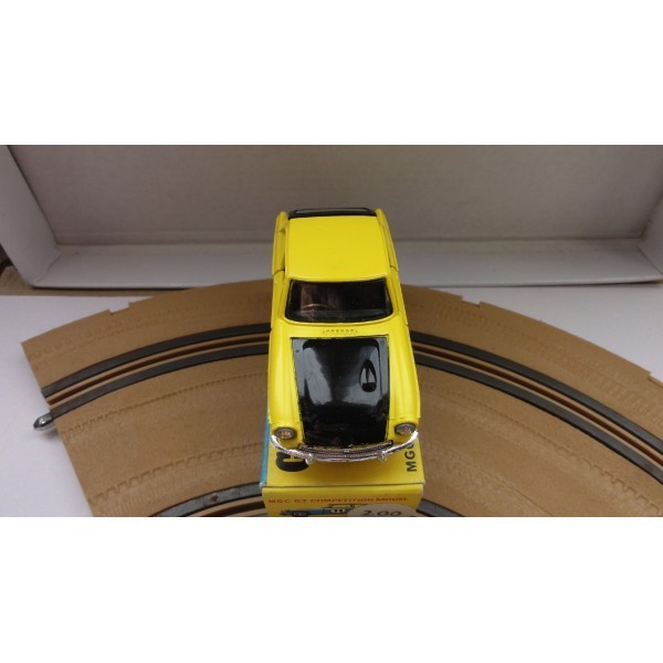 MGC GT COMPÉTITION JAUNE ET NOIRE CORGI TOYS RÉF 345