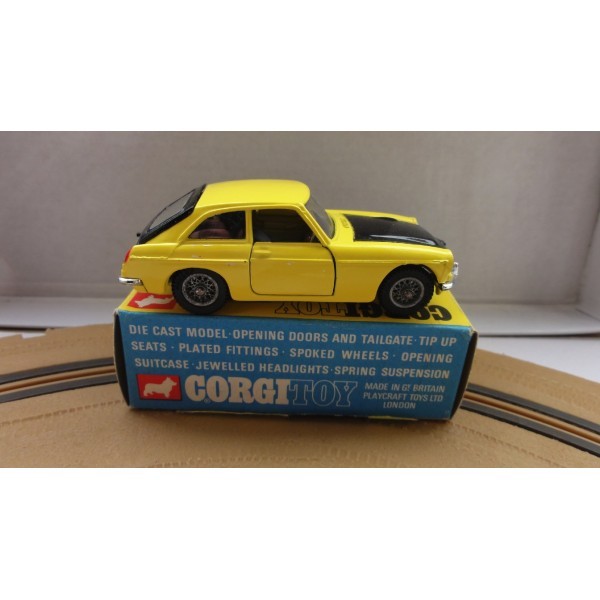 MGC GT COMPÉTITION JAUNE ET NOIRE CORGI TOYS RÉF 345