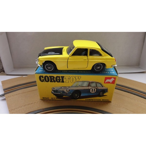 MGC GT COMPÉTITION JAUNE ET NOIRE CORGI TOYS RÉF 345