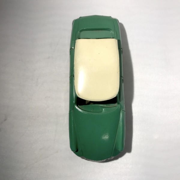 DS 19 verte sans glaces citroen Dinky toys réf 24C