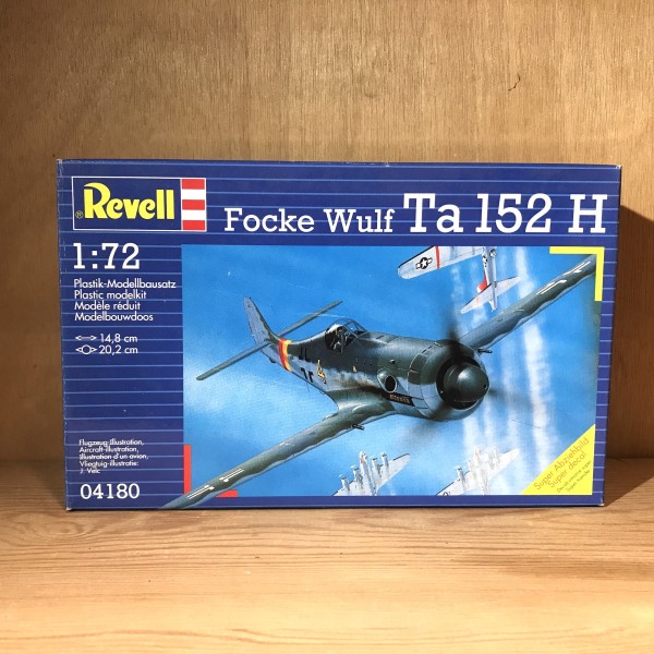 Focke Wulf Ta 152 H REVELL 04180
