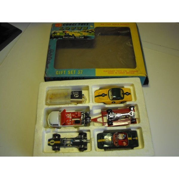 LOTUS RACING  GIFT SET CORGI TOYS