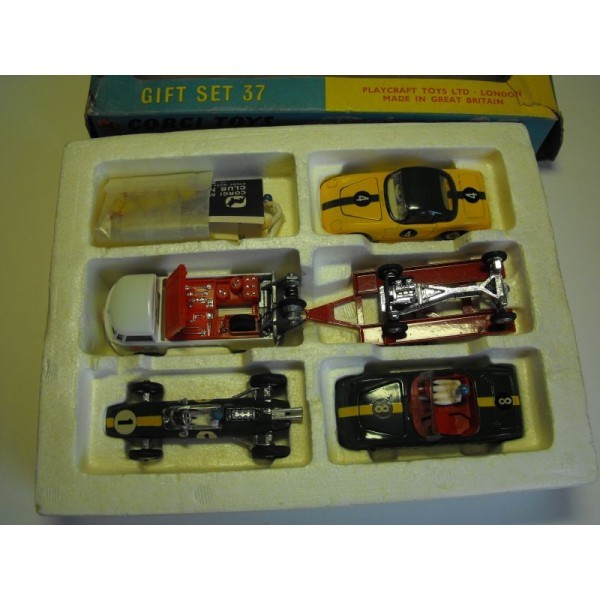 LOTUS RACING  GIFT SET CORGI TOYS