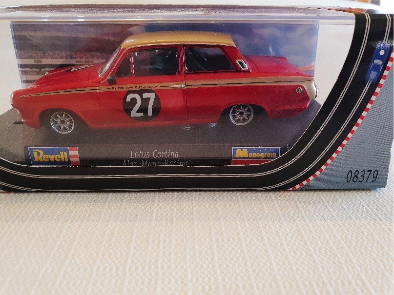 REVELL REF 8379 LOTUS CORTINA « ALAN-MANN-RACING »