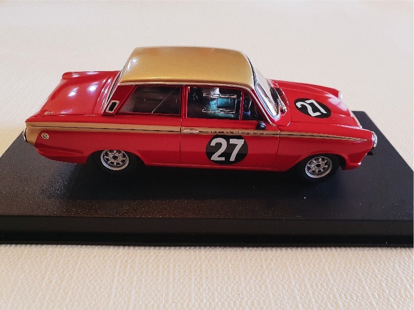 REVELL REF 8379 LOTUS CORTINA « ALAN-MANN-RACING »