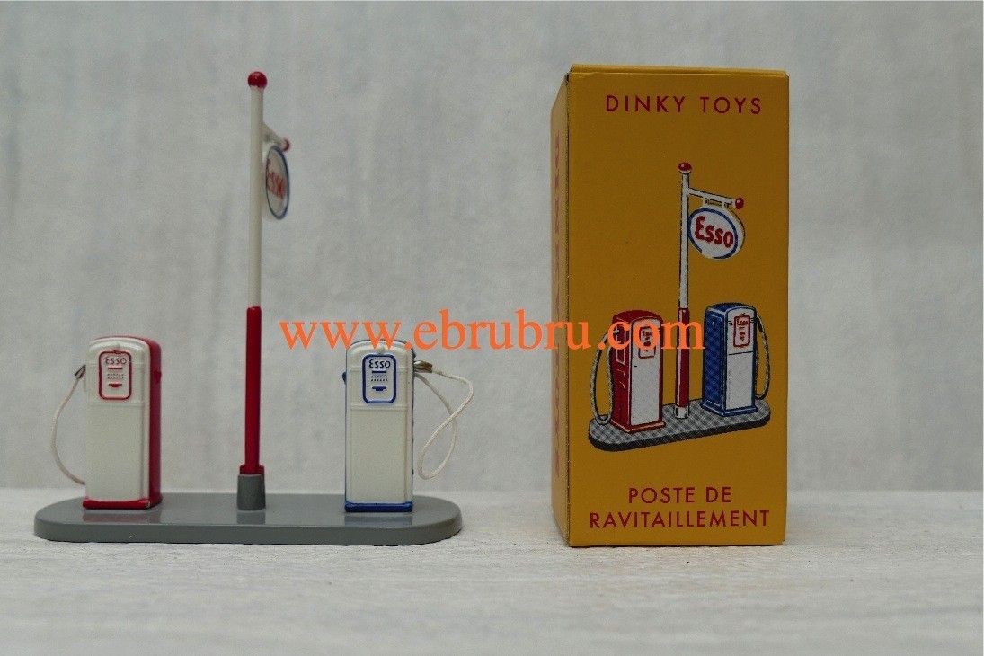 POSTE DE RAVITAILLEMENT ESSO DINKY TOYS ATLAS REF 49D