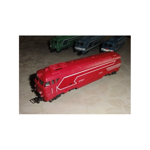 LOCOMOTIVE JOUEF DIESEL BB 67001 RÉF 8410 ROUGE