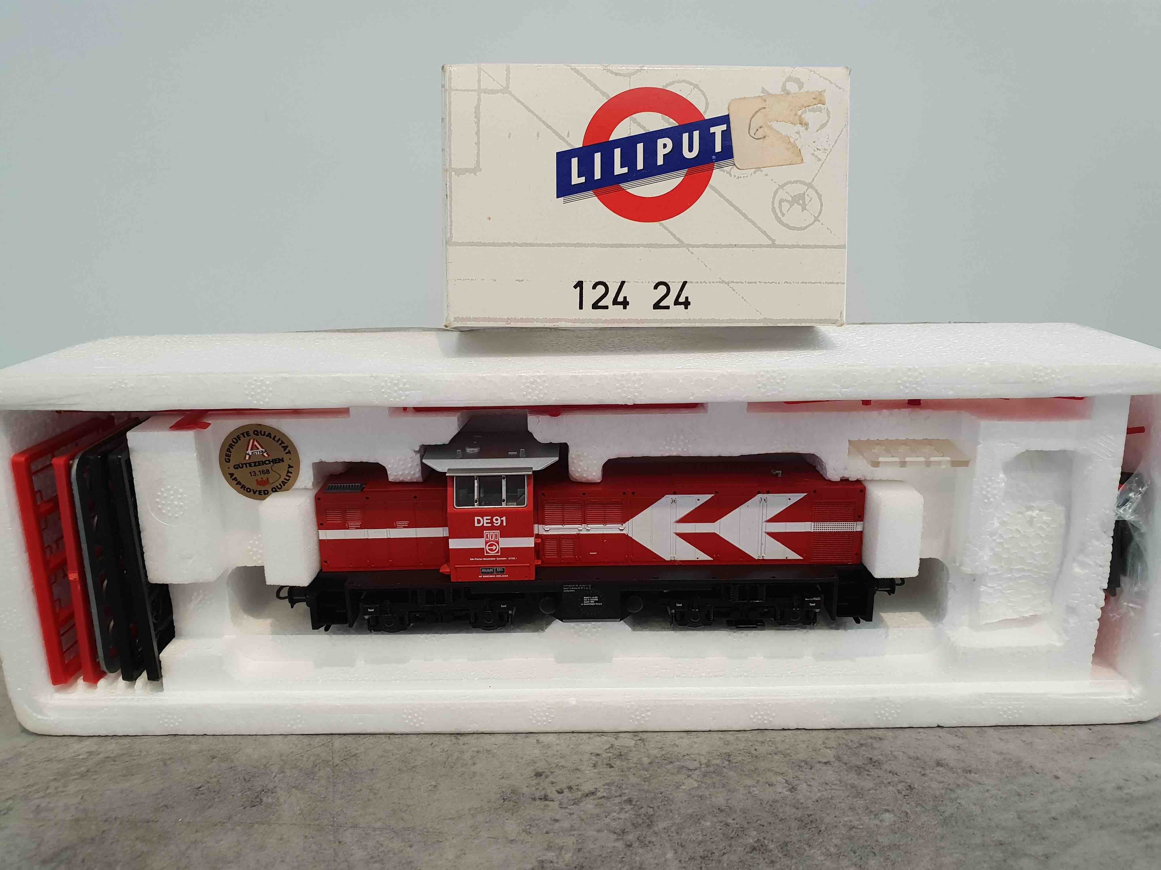 LILIPUT 124 24 LOCOMOTIVE