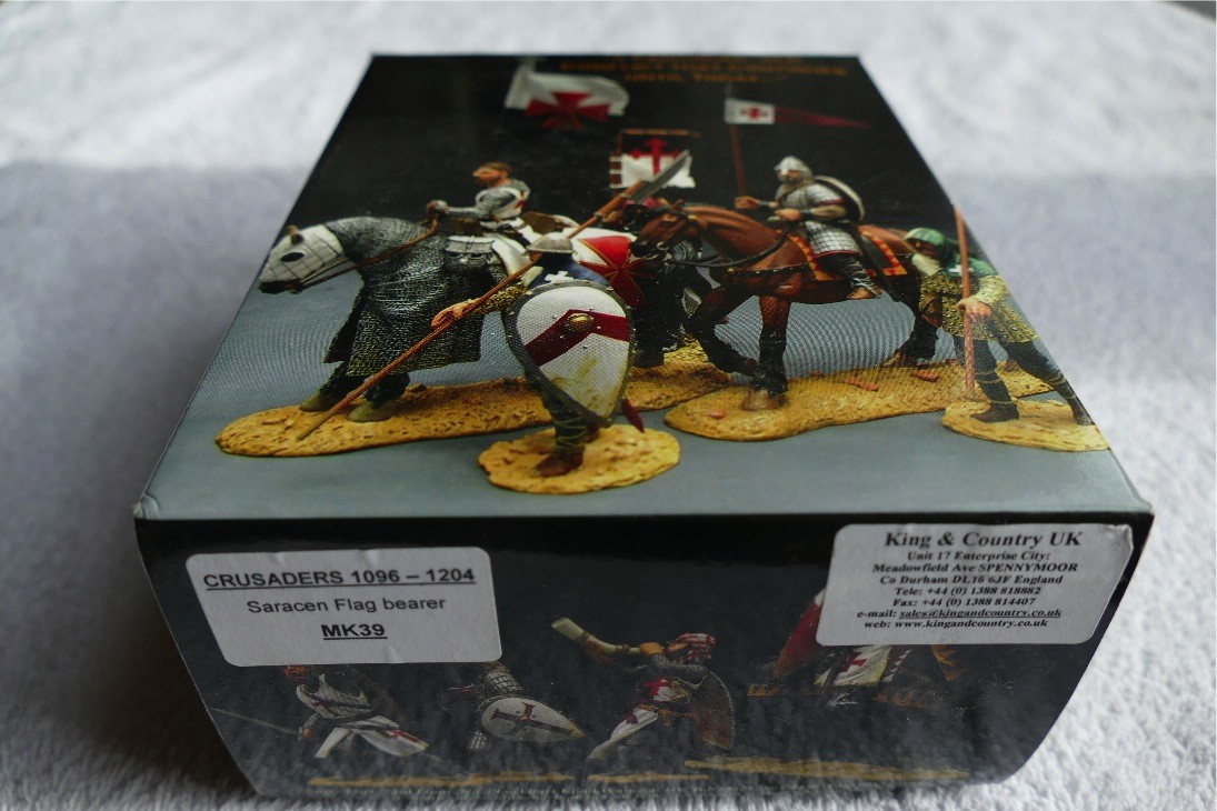 MK039 Saracen Flagbearer King & Country