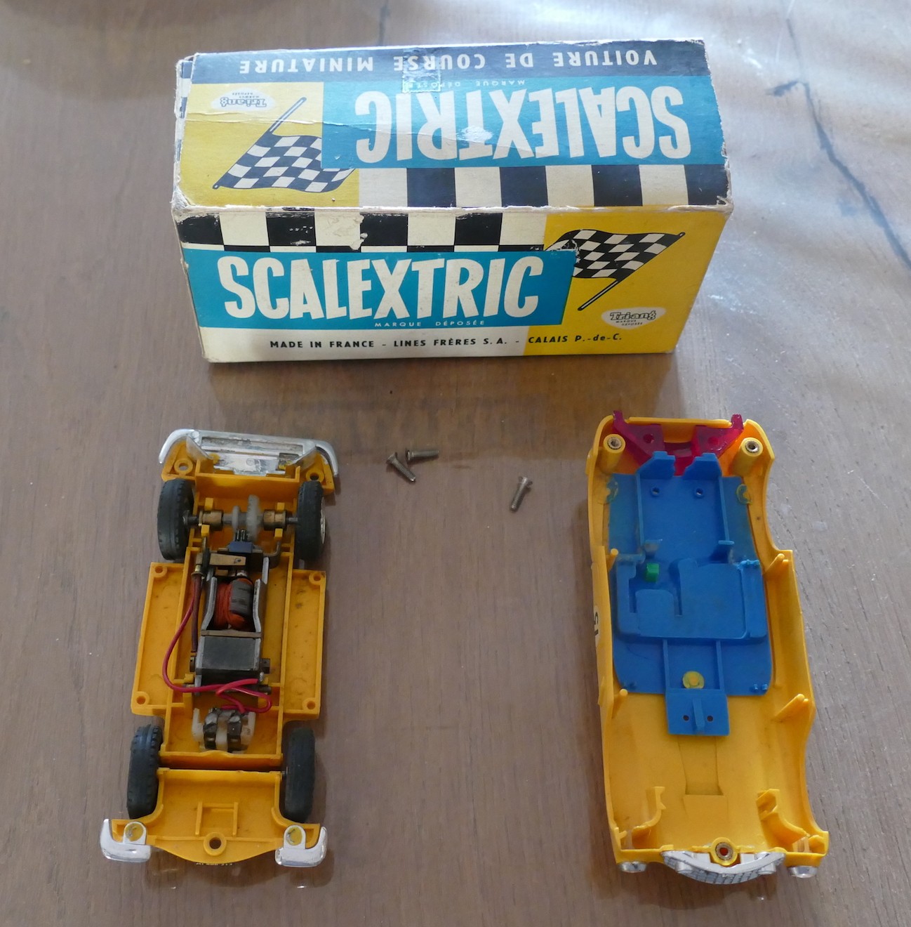 FERRARI BERLINETTA GT 250 JAUNE C 69 SCALEXTRIC