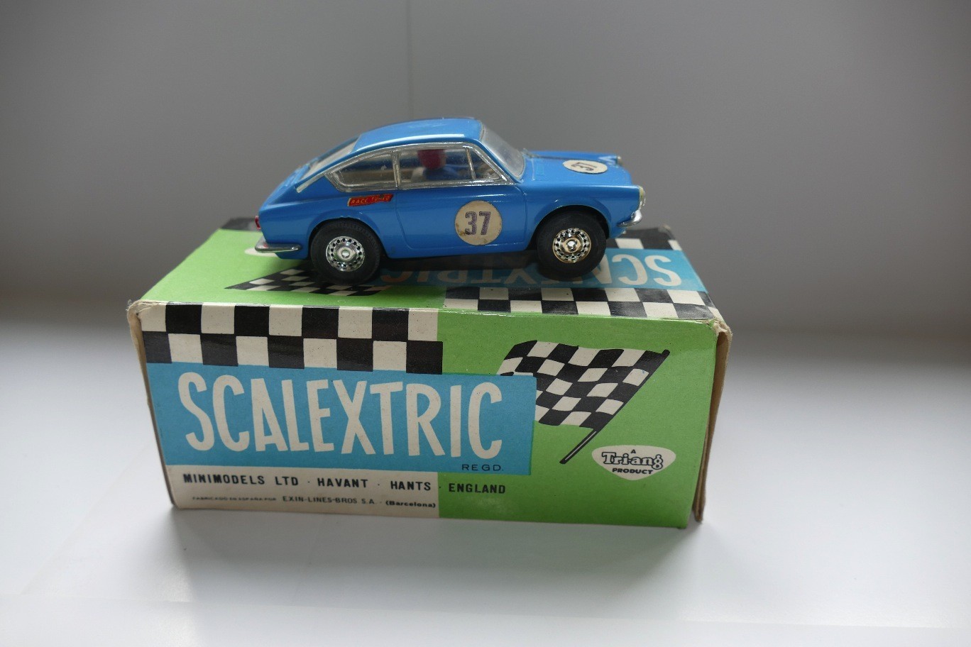 Seat 850 verte Scalextric EXIN