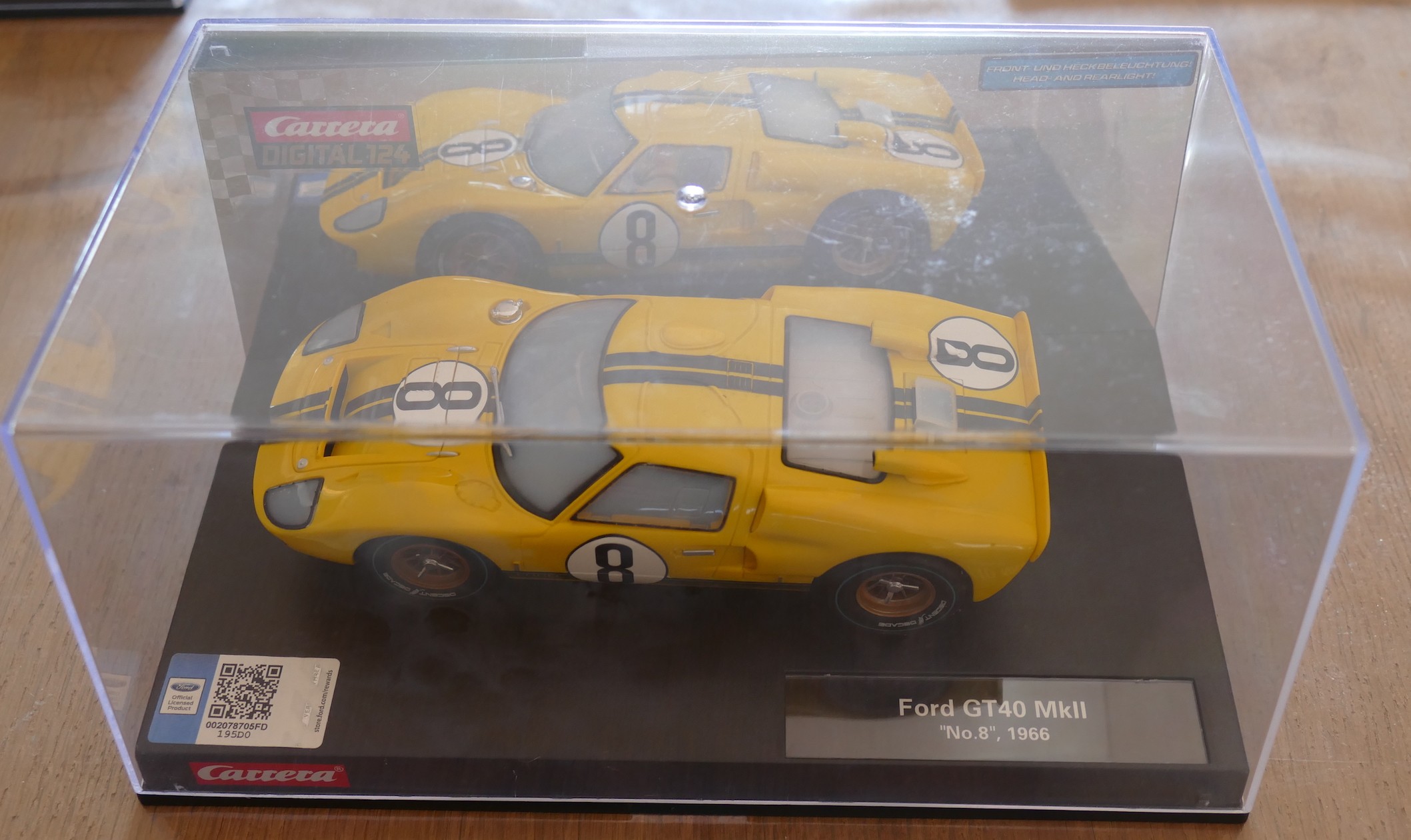 FORD GT 40 Mk II N°8 1966 JAUNE DIGITAL 124 CARRERA 23779