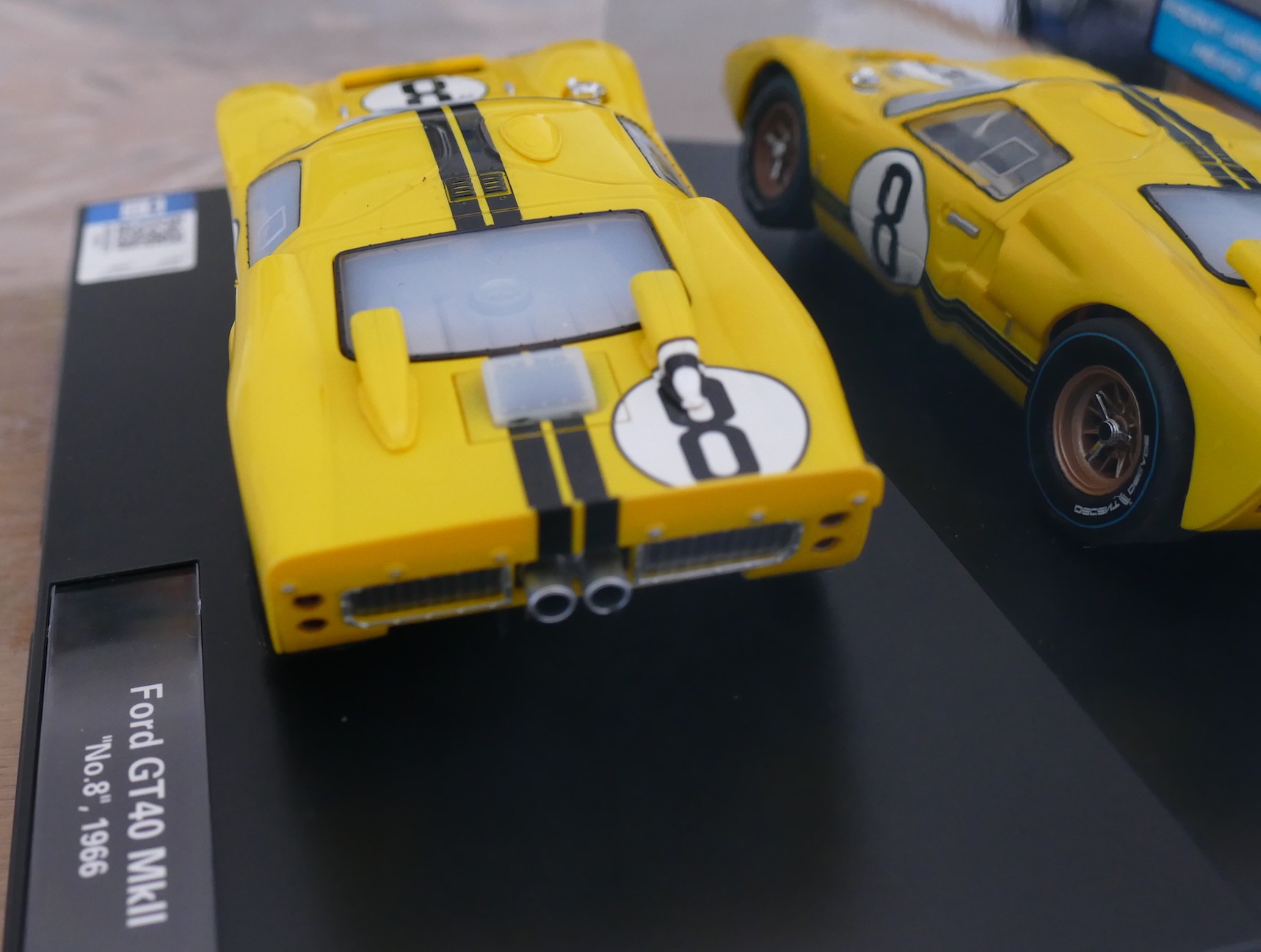 FORD GT 40 Mk II N°8 1966 JAUNE DIGITAL 124 CARRERA 23779