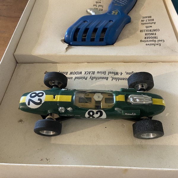 LOTUS 38 Indianapolis coffret RUSSKIT  1/24 Réf 1801 : 1900